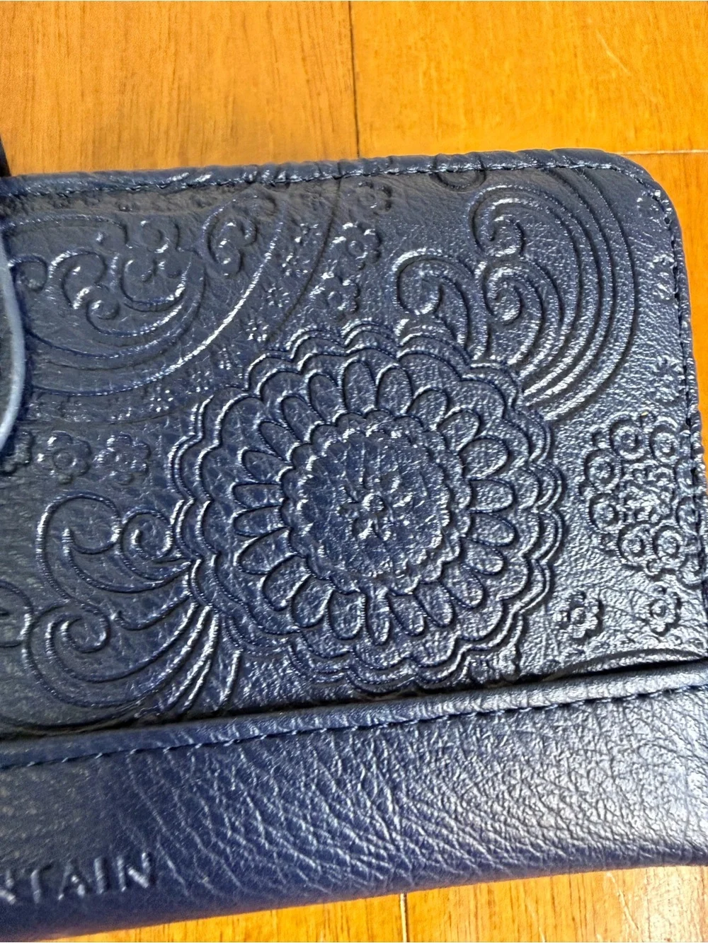 Stone Mountain Navy Blue Bonded Leather Floral Wristlet Wallet NWT
